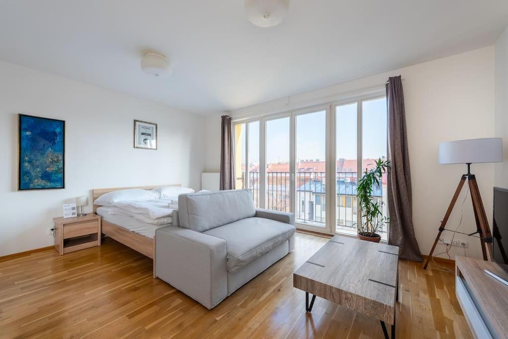 Sunny Safron Apartment Praga Esterno foto
