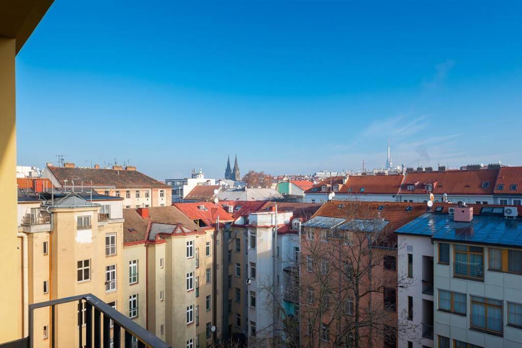 Sunny Safron Apartment Praga Esterno foto